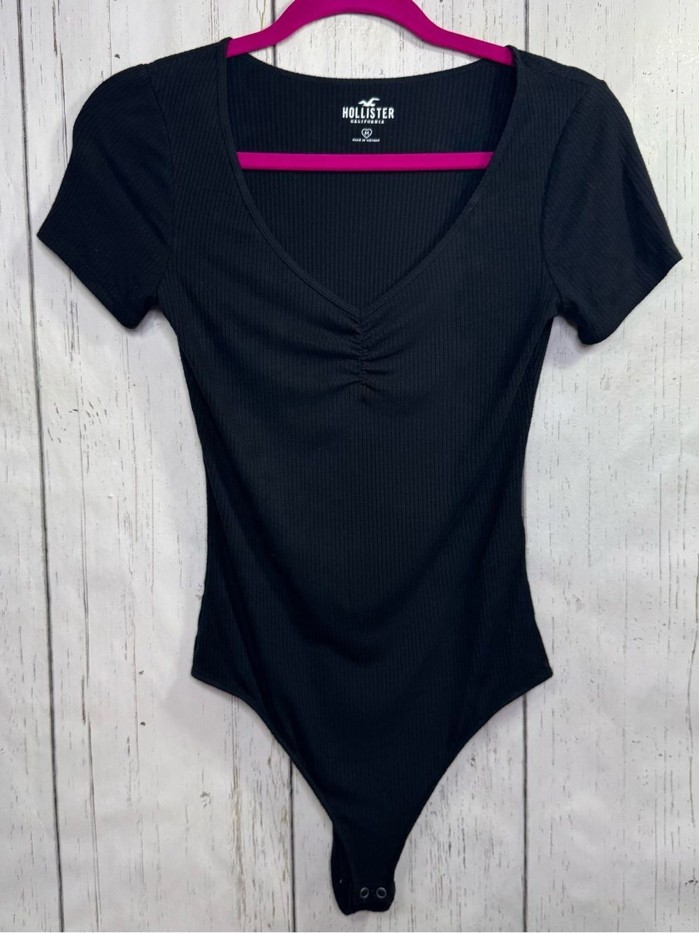 Hollister Black Ribbed Bodysuit Y2K Soft Girl Fitted Top Minimalist Goth Size M